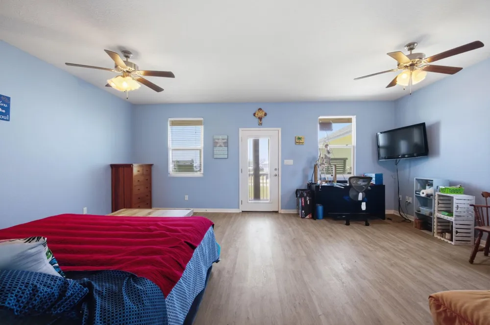 2426 Sand Bar Lane Crystal Beach, TX 77650