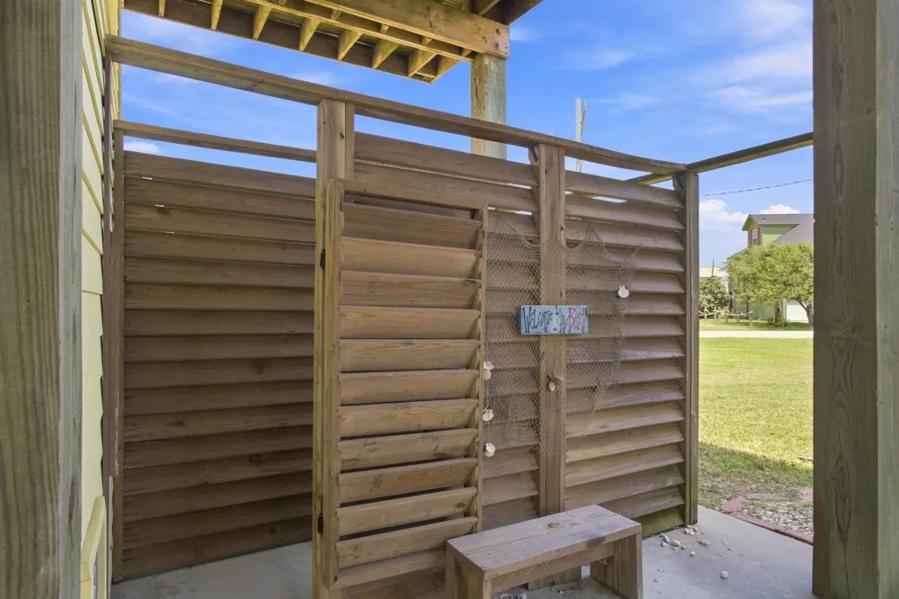 2426 Sand Bar Lane Crystal Beach, TX 77650