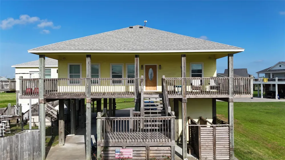2426 Sand Bar Lane Crystal Beach, TX 77650