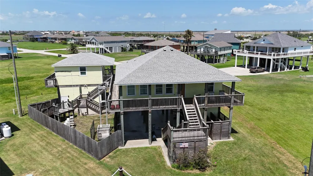 2426 Sand Bar Lane Crystal Beach, TX 77650