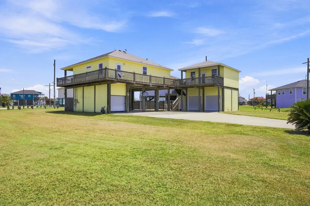 2426 Sand Bar Lane Crystal Beach, TX 77650