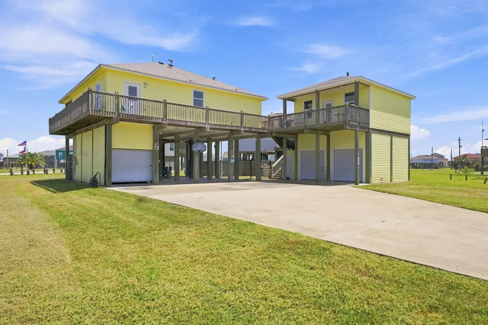 2426 Sand Bar Lane Crystal Beach, TX 77650