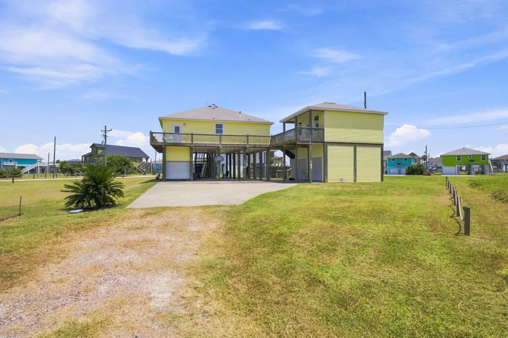 2426 Sand Bar Lane Crystal Beach, TX 77650