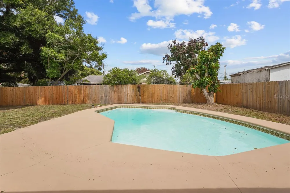 116 HARBOR DRIVE Winter Haven, FL 33881