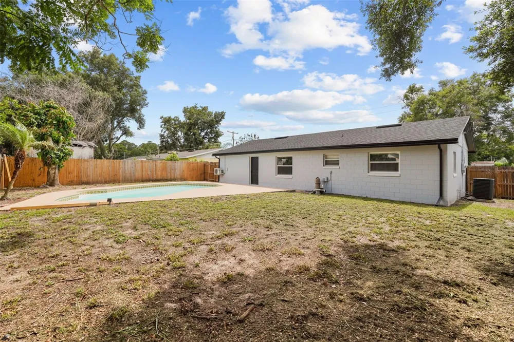 116 HARBOR DRIVE Winter Haven, FL 33881