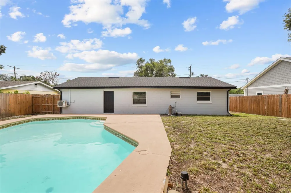 116 HARBOR DRIVE Winter Haven, FL 33881