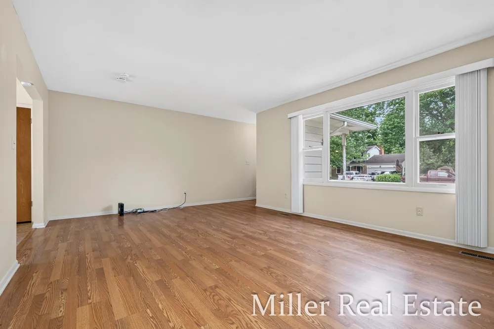 1221 Hanover Street Hastings, MI 49058