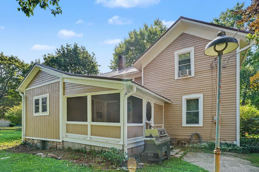 265 E 4th Street Constantine, MI 49042