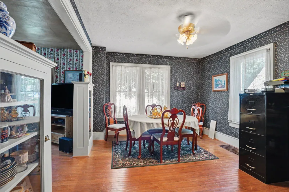 265 E 4th Street Constantine, MI 49042
