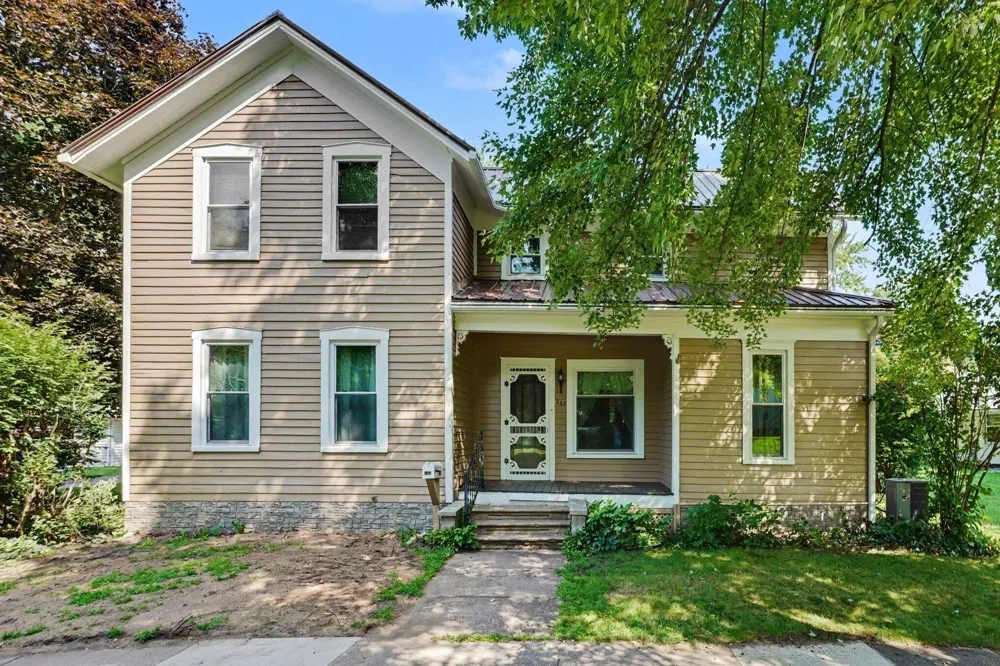265 E 4th Street Constantine, MI 49042