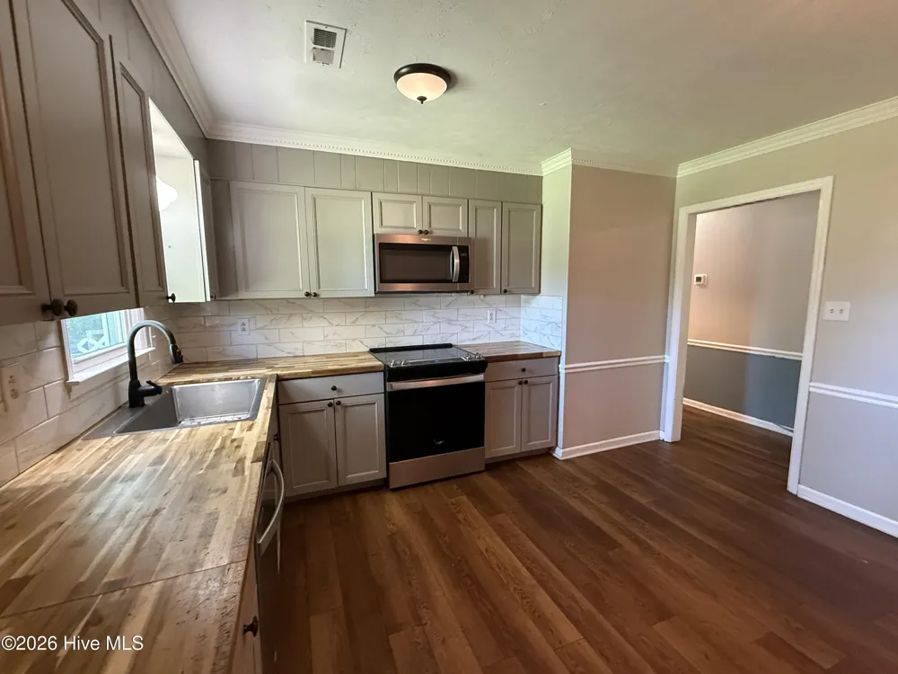 203 Poplar Road Havelock, NC 28532