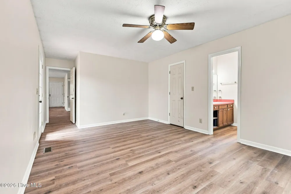 924 E Winds Lane Fayetteville, NC 28311