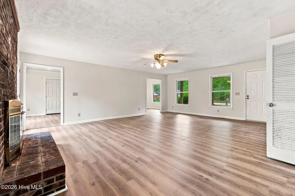 924 E Winds Lane Fayetteville, NC 28311