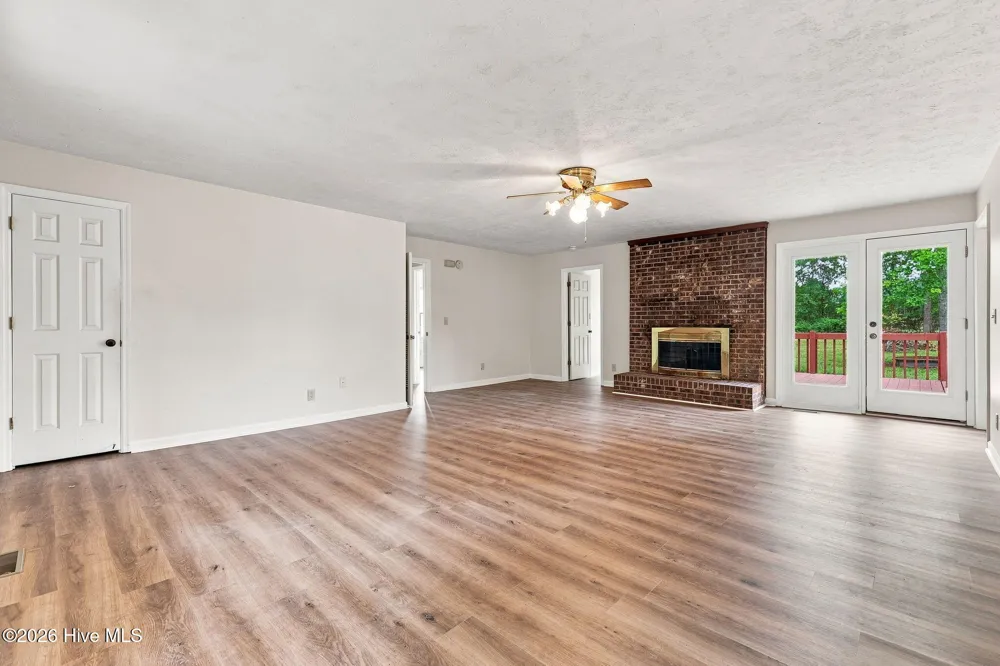 924 E Winds Lane Fayetteville, NC 28311
