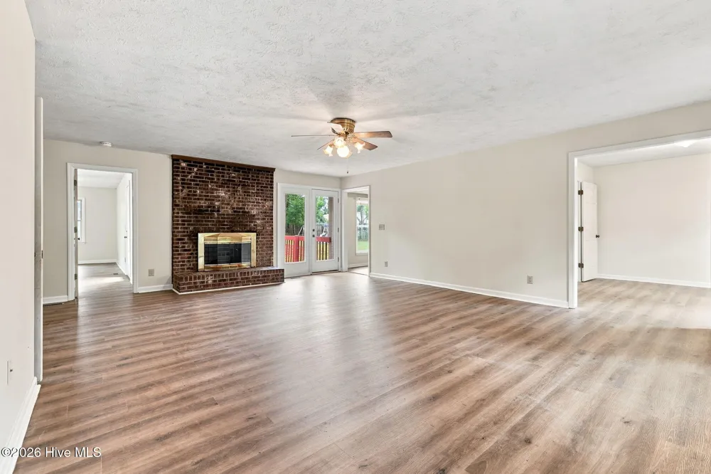 924 E Winds Lane Fayetteville, NC 28311