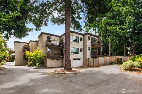8503 Bowdoin Way #201