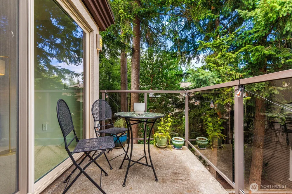 8503 Bowdoin Way #201 Edmonds, WA 98026