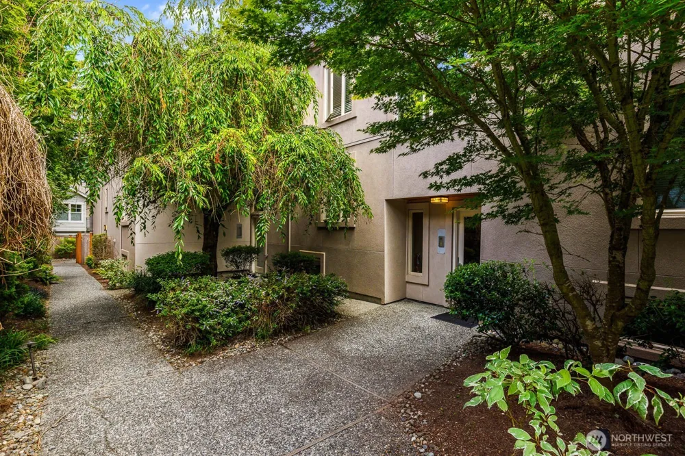 8503 Bowdoin Way #201 Edmonds, WA 98026