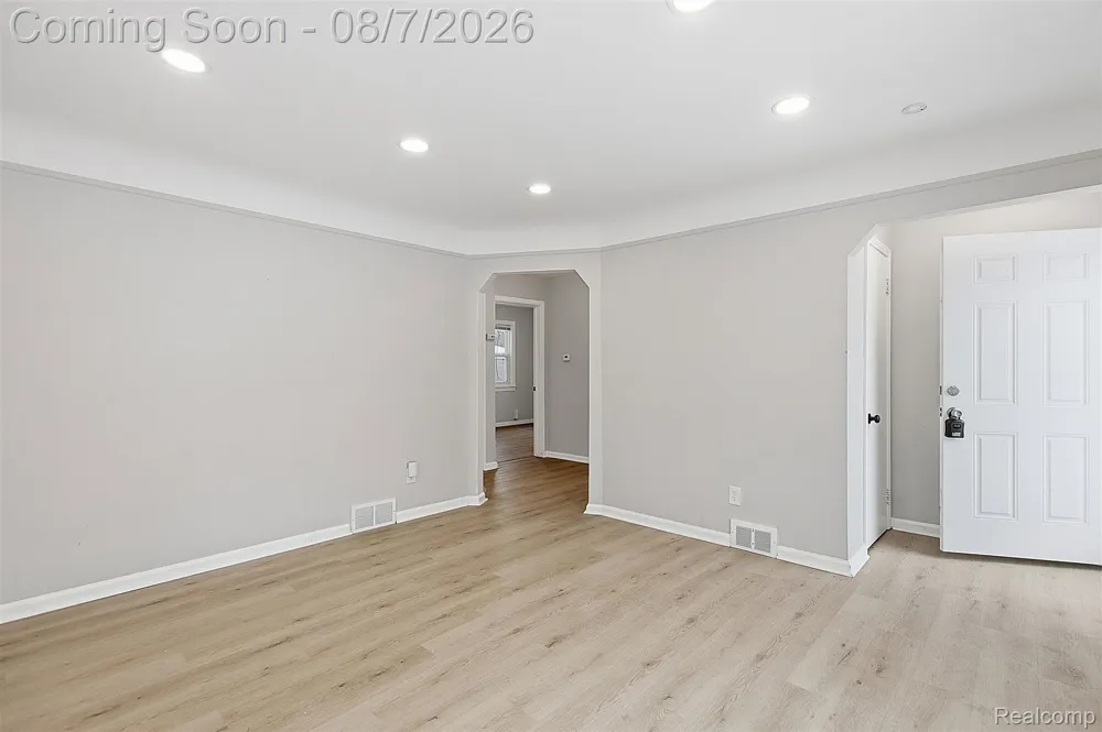 27550 Garfield Street Roseville City, MI 48066