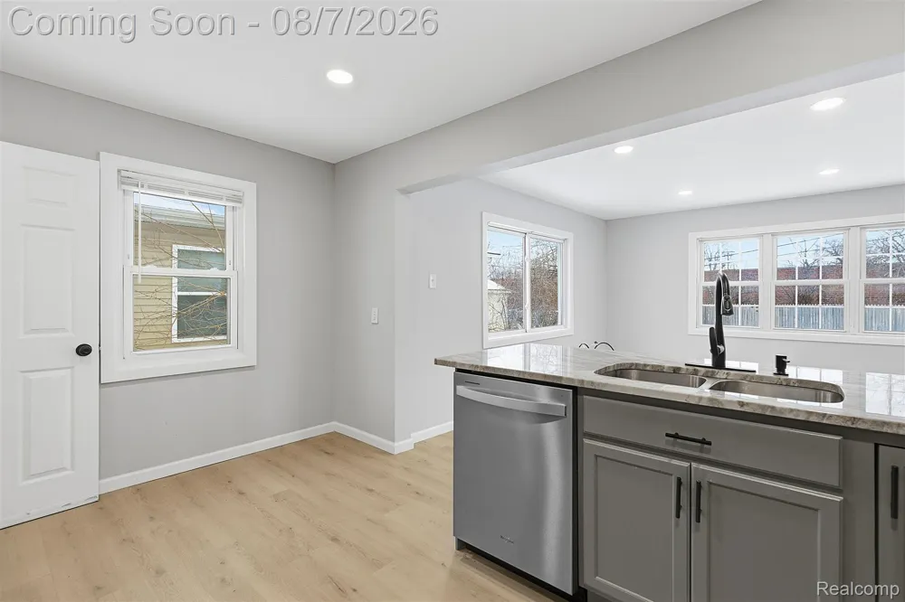 27550 Garfield Street Roseville City, MI 48066