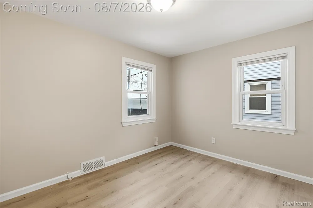 27550 Garfield Street Roseville City, MI 48066
