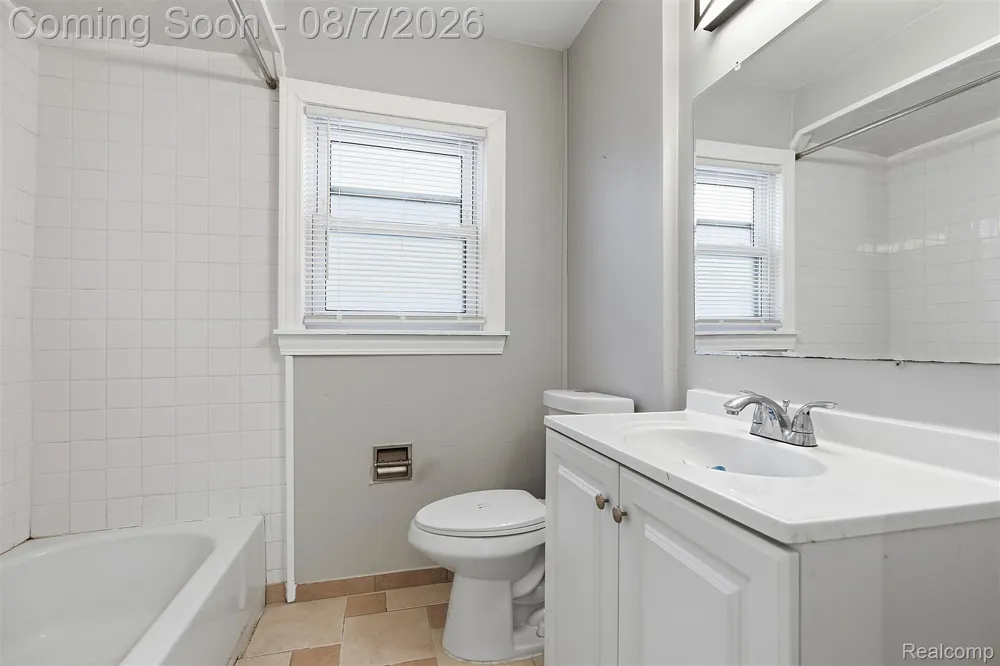 27550 Garfield Street Roseville City, MI 48066