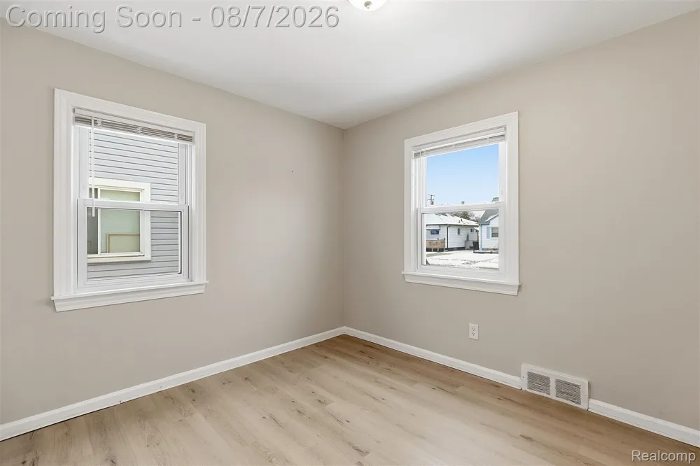 27550 Garfield Street Roseville City, MI 48066