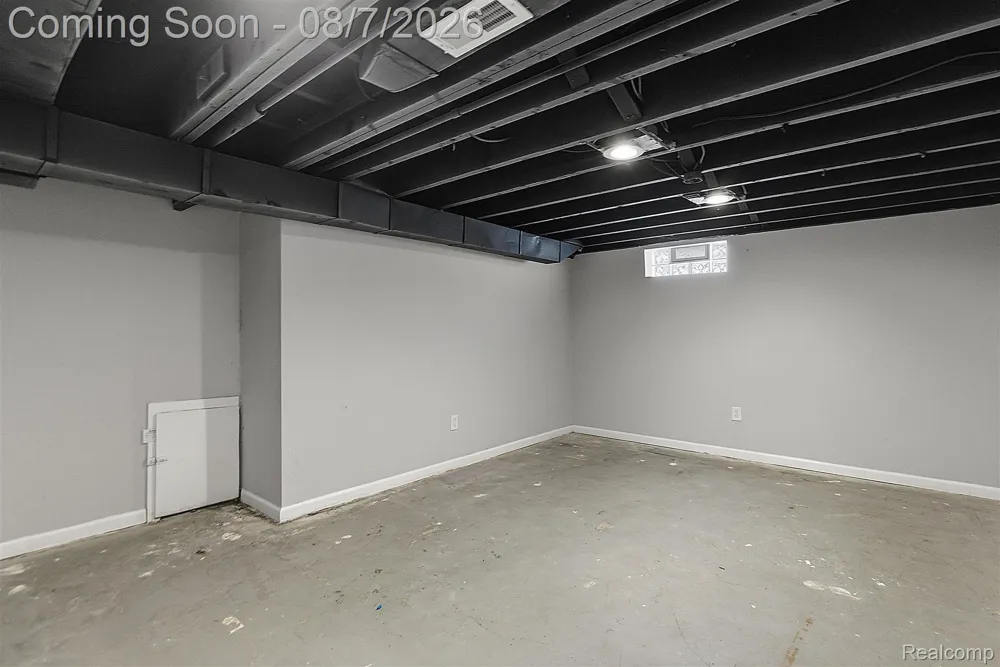 27550 Garfield Street Roseville City, MI 48066