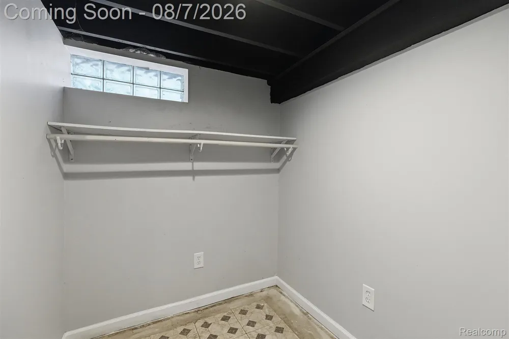 27550 Garfield Street Roseville City, MI 48066