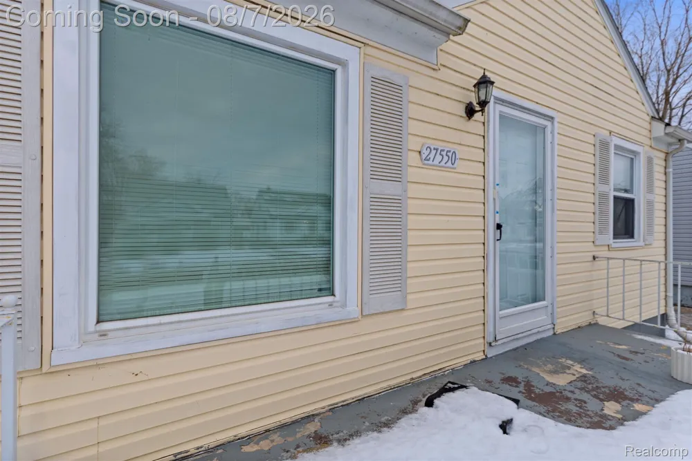 27550 Garfield Street Roseville City, MI 48066