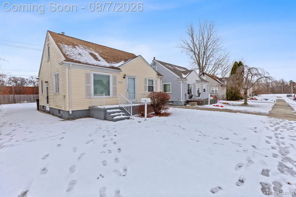 27550 Garfield Street Roseville City, MI 48066
