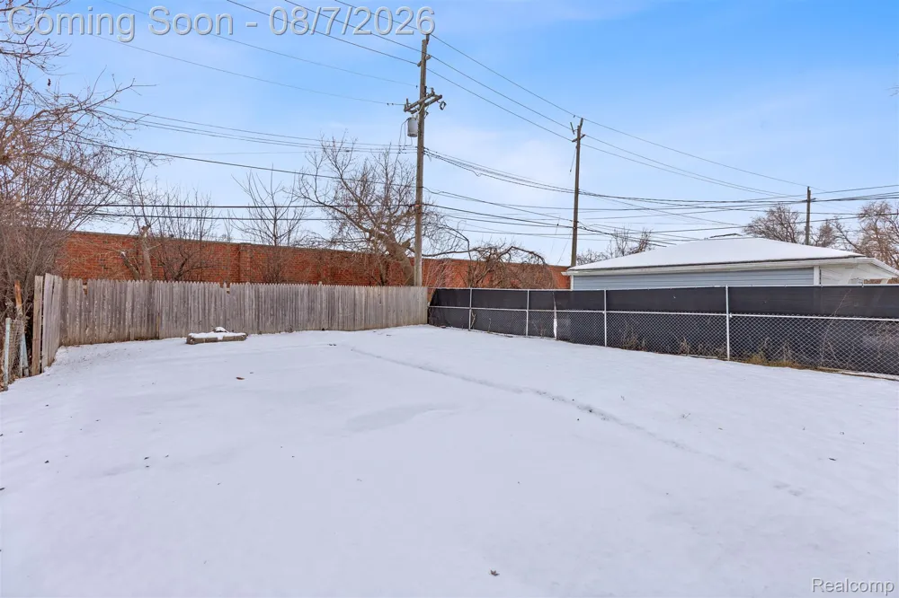 27550 Garfield Street Roseville City, MI 48066