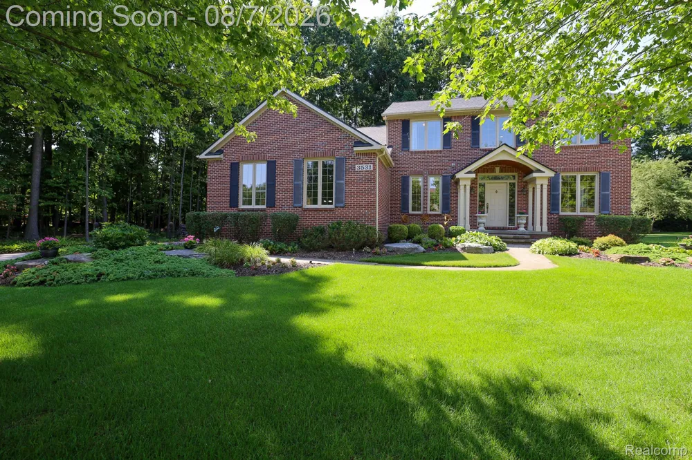 3531 Stoneridge Court Commerce Charter Township, MI 48382