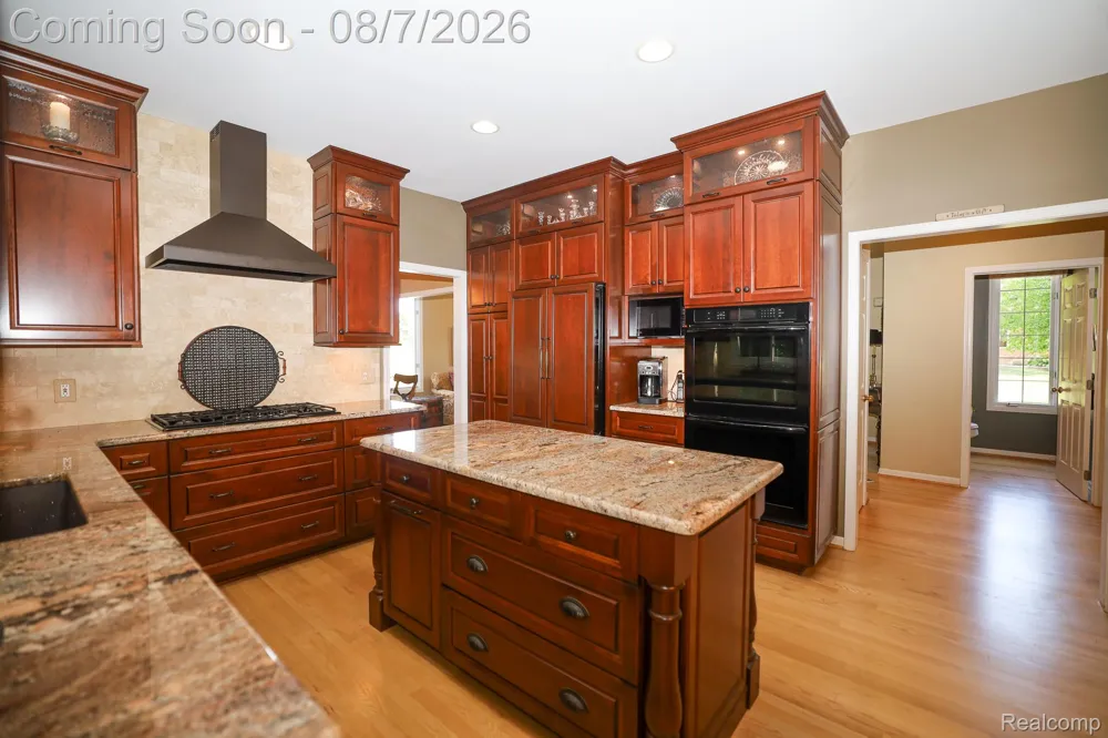 3531 Stoneridge Court Commerce Charter Township, MI 48382