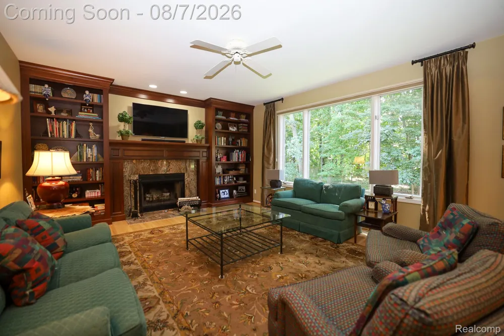 3531 Stoneridge Court Commerce Charter Township, MI 48382