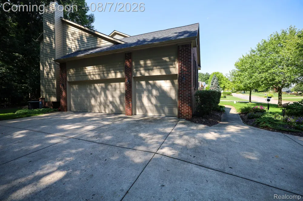 3531 Stoneridge Court Commerce Charter Township, MI 48382