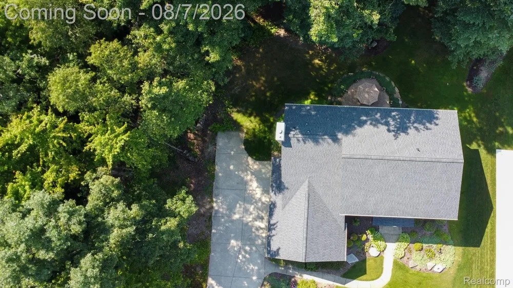 3531 Stoneridge Court Commerce Charter Township, MI 48382