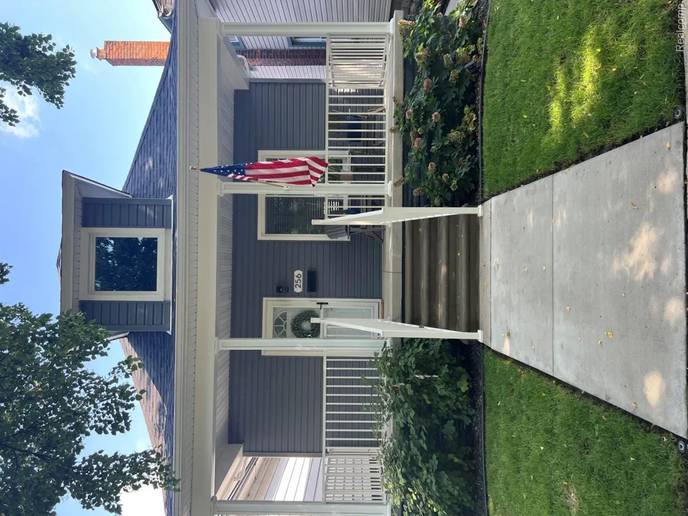 256 Hudson Street Wyandotte City, MI 48192