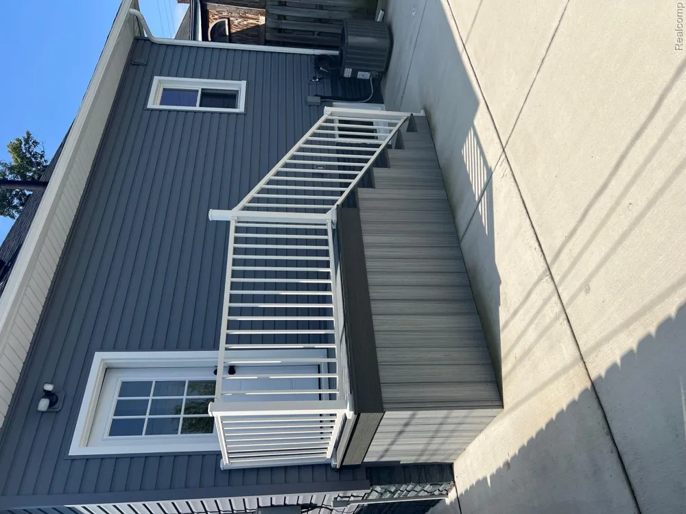256 Hudson Street Wyandotte City, MI 48192