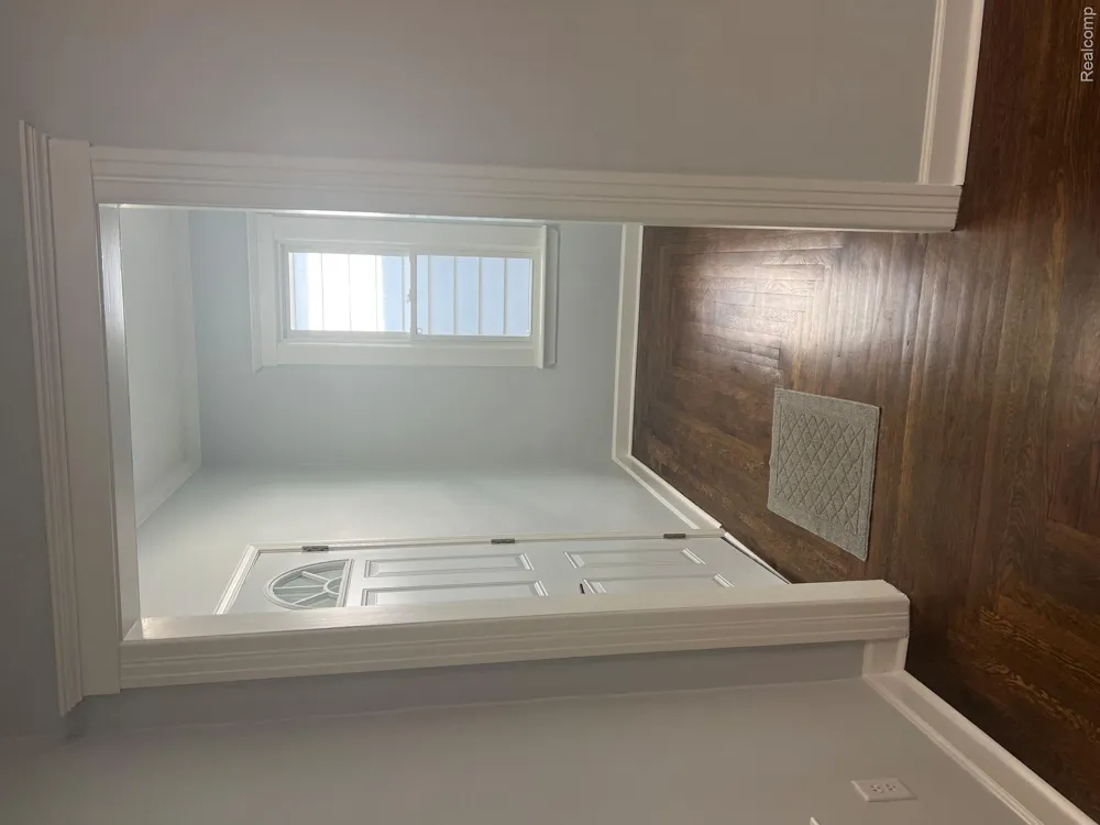 256 Hudson Street Wyandotte City, MI 48192