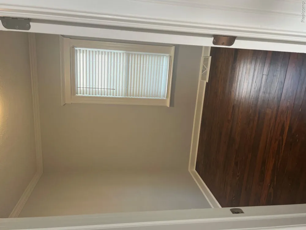 256 Hudson Street Wyandotte City, MI 48192