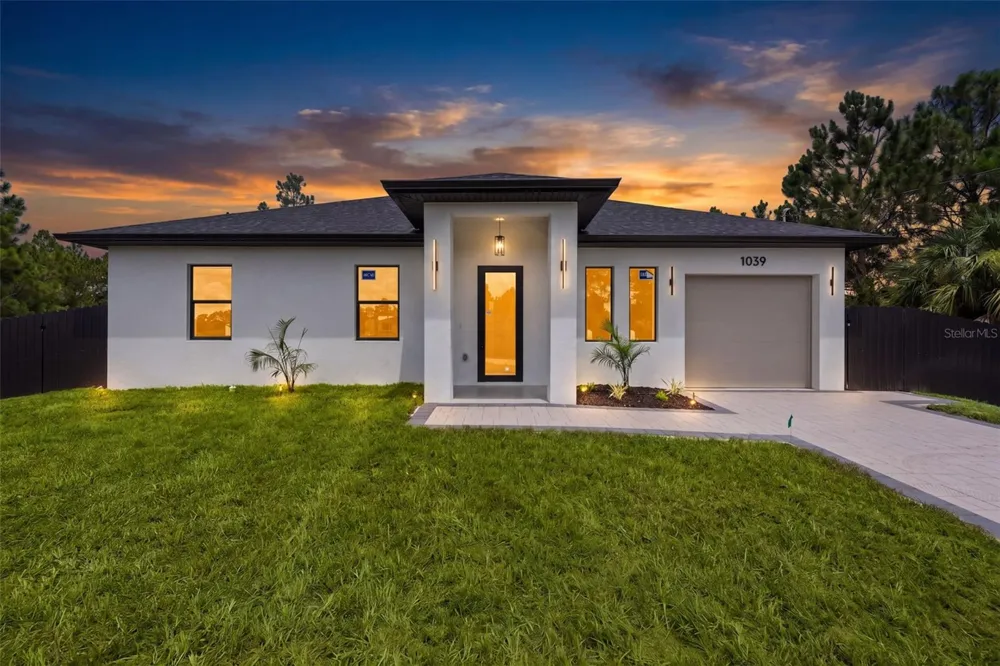 1039 BASSINGER AVENUE S Lehigh Acres, FL 33974