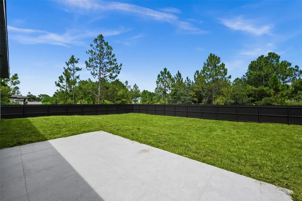 1039 BASSINGER AVENUE S Lehigh Acres, FL 33974