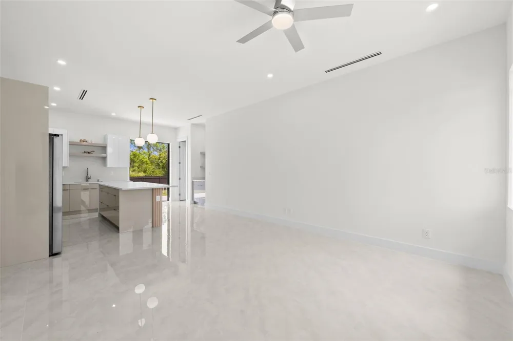 1039 BASSINGER AVENUE S Lehigh Acres, FL 33974
