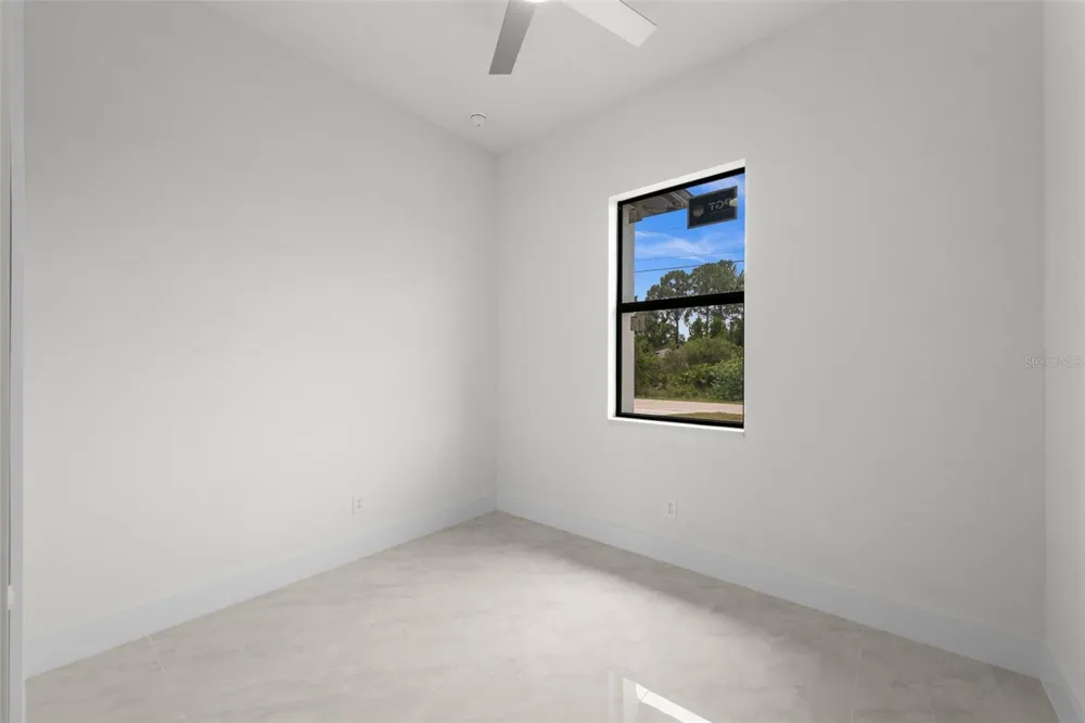 1039 BASSINGER AVENUE S Lehigh Acres, FL 33974