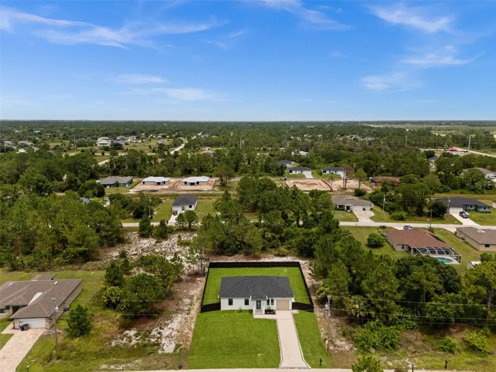1039 BASSINGER AVENUE S Lehigh Acres, FL 33974