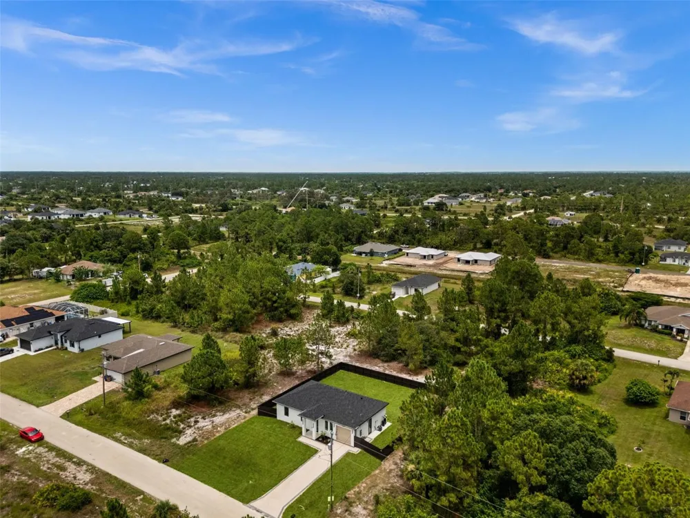 1039 BASSINGER AVENUE S Lehigh Acres, FL 33974