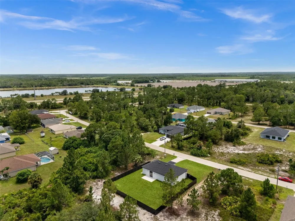 1039 BASSINGER AVENUE S Lehigh Acres, FL 33974