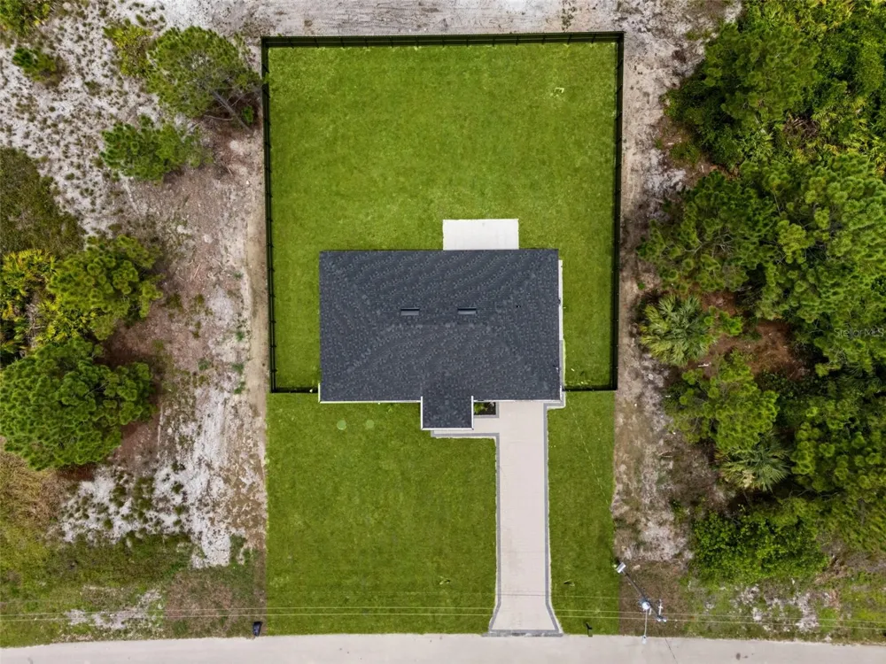 1039 BASSINGER AVENUE S Lehigh Acres, FL 33974