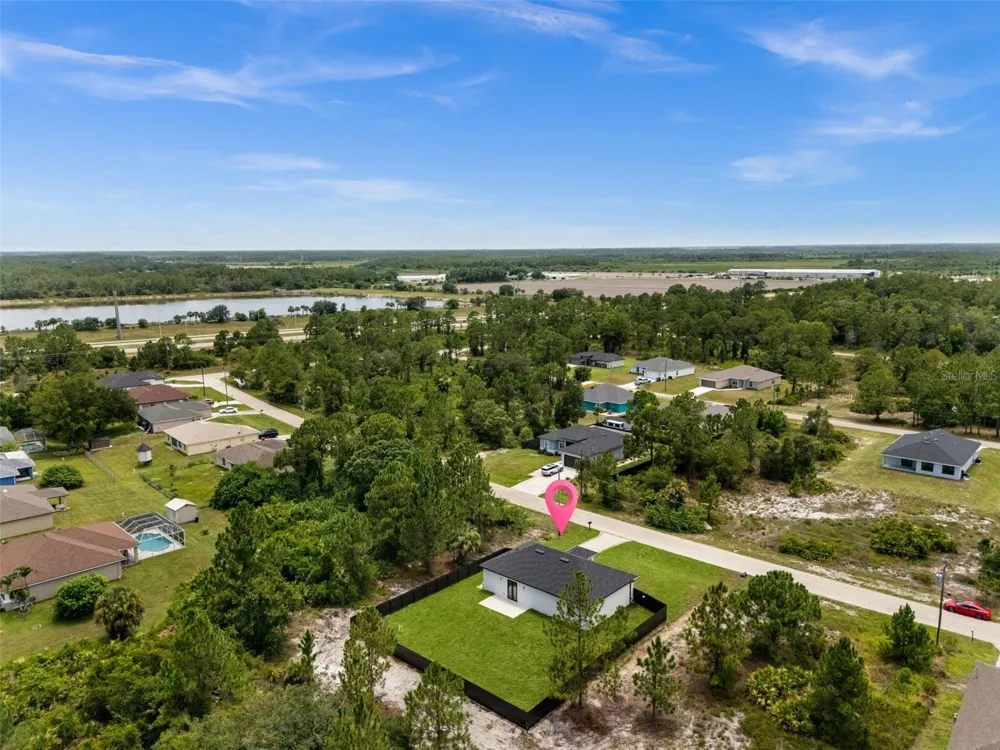 1039 BASSINGER AVENUE S Lehigh Acres, FL 33974